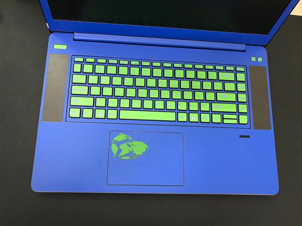 Ảnh đại diện sản phẩm skin laptop Màu xanh tượng trưng đất và biển